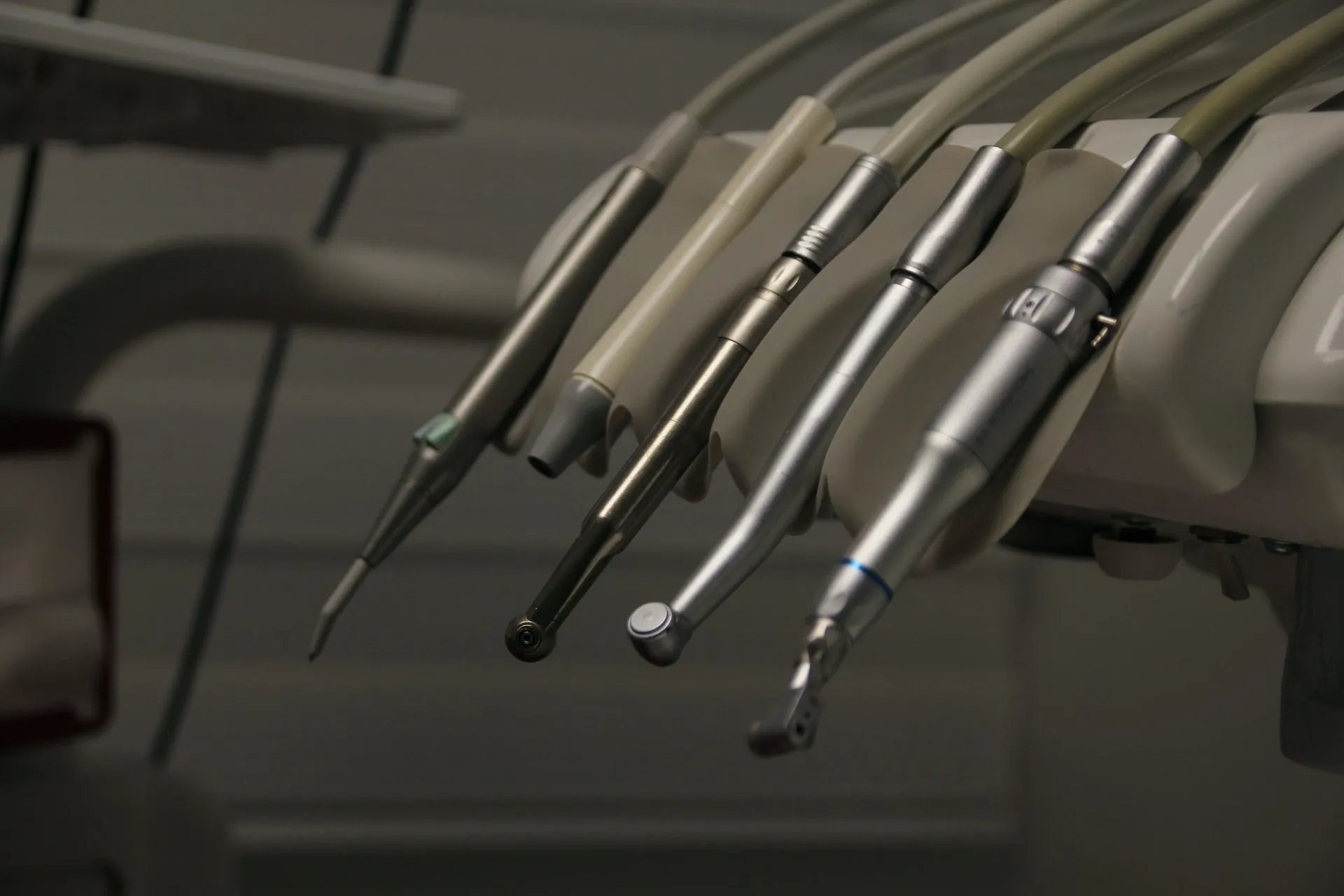 Instrumental rotatorio de un equipo dental preparado para un tratamiento de endodoncia